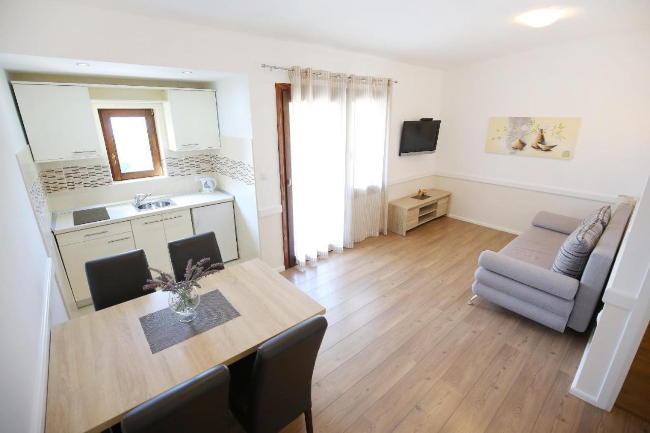 apartmani DANE Sukosan Bagian luar foto